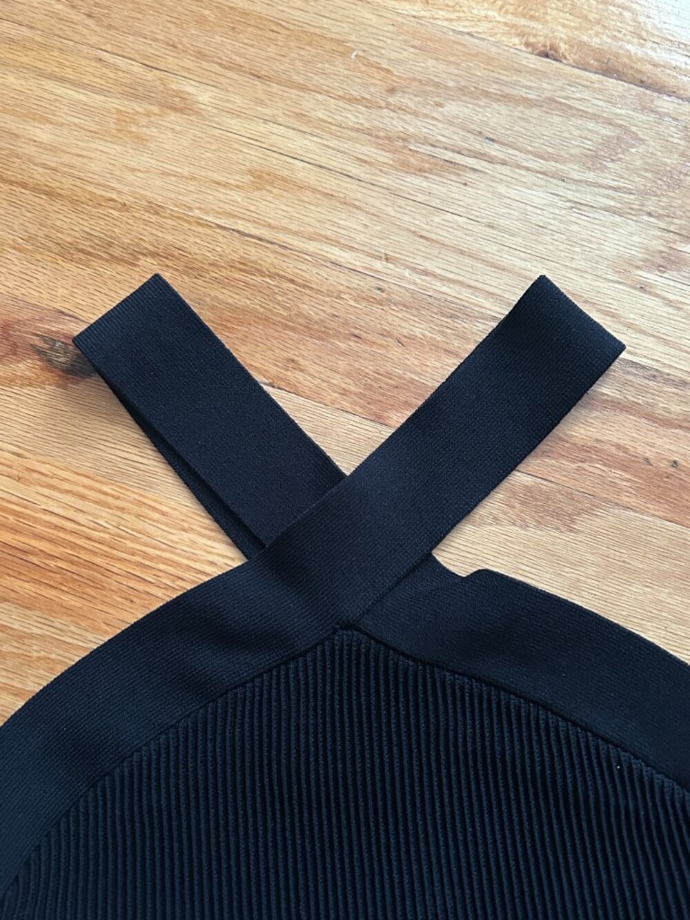Aritzia Babaton Black Sculpt Cross Neck Tank Top Women's Extra Small Minimal EUC - Picture 5 of 10